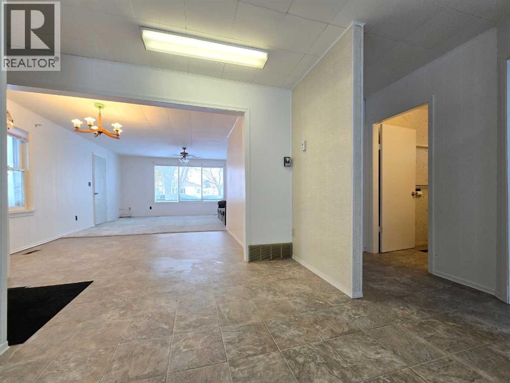 5208 55 Avenue, Grimshaw, Alberta  T0H 1W0 - Photo 8 - A2298290