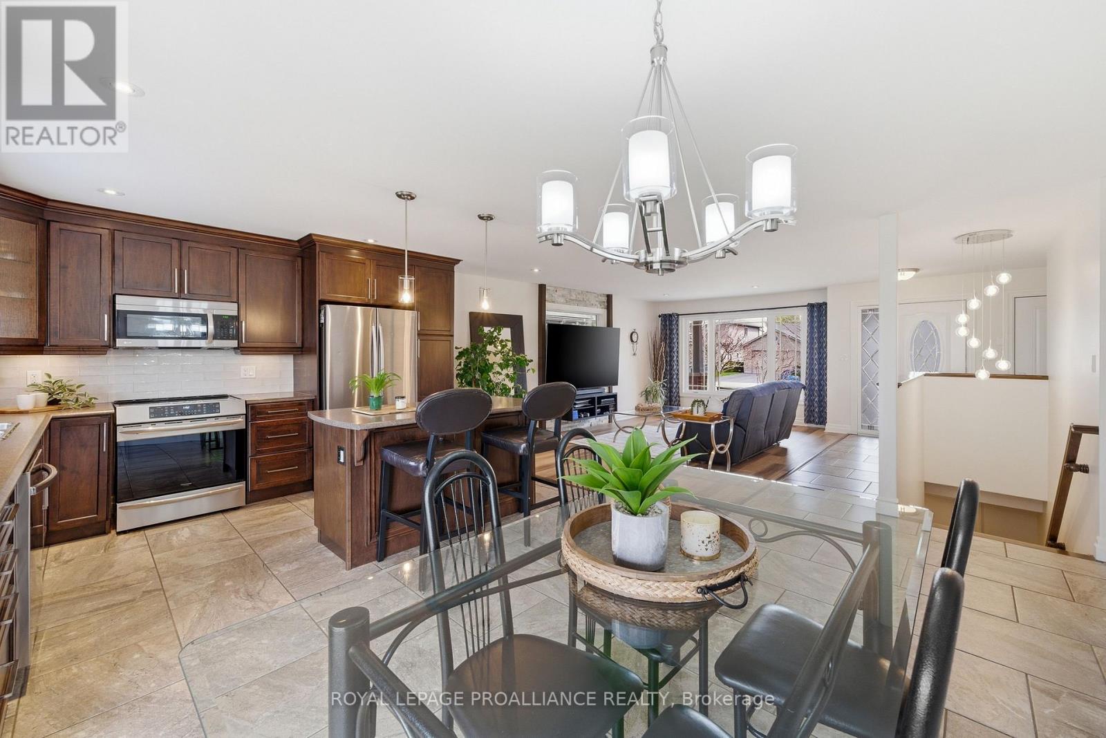 6 Aspen Drive, Quinte West (Murray Ward), Ontario  K8V 0C6 - Photo 13 - X13039658