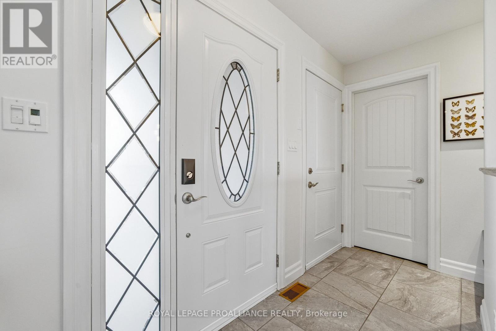 6 Aspen Drive, Quinte West (Murray Ward), Ontario  K8V 0C6 - Photo 7 - X13039658