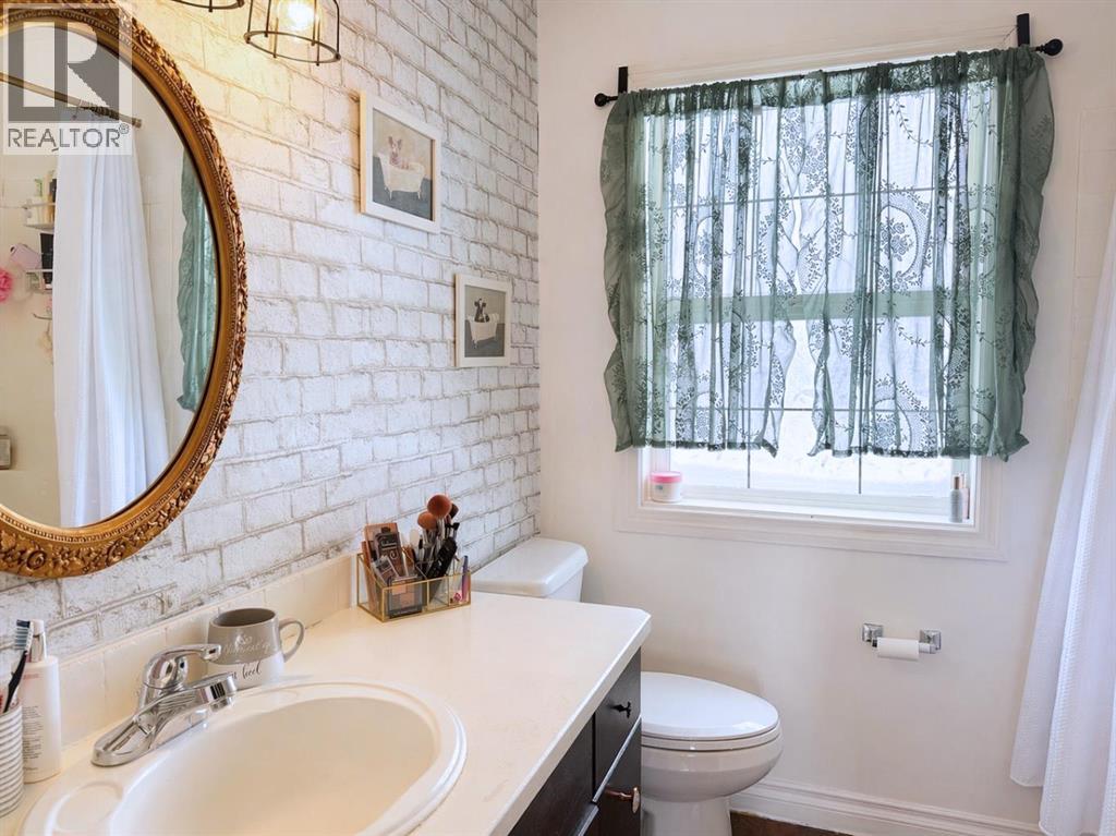 512 Highland Close, Strathmore, Alberta  T1P 1A5 - Photo 21 - A2285489