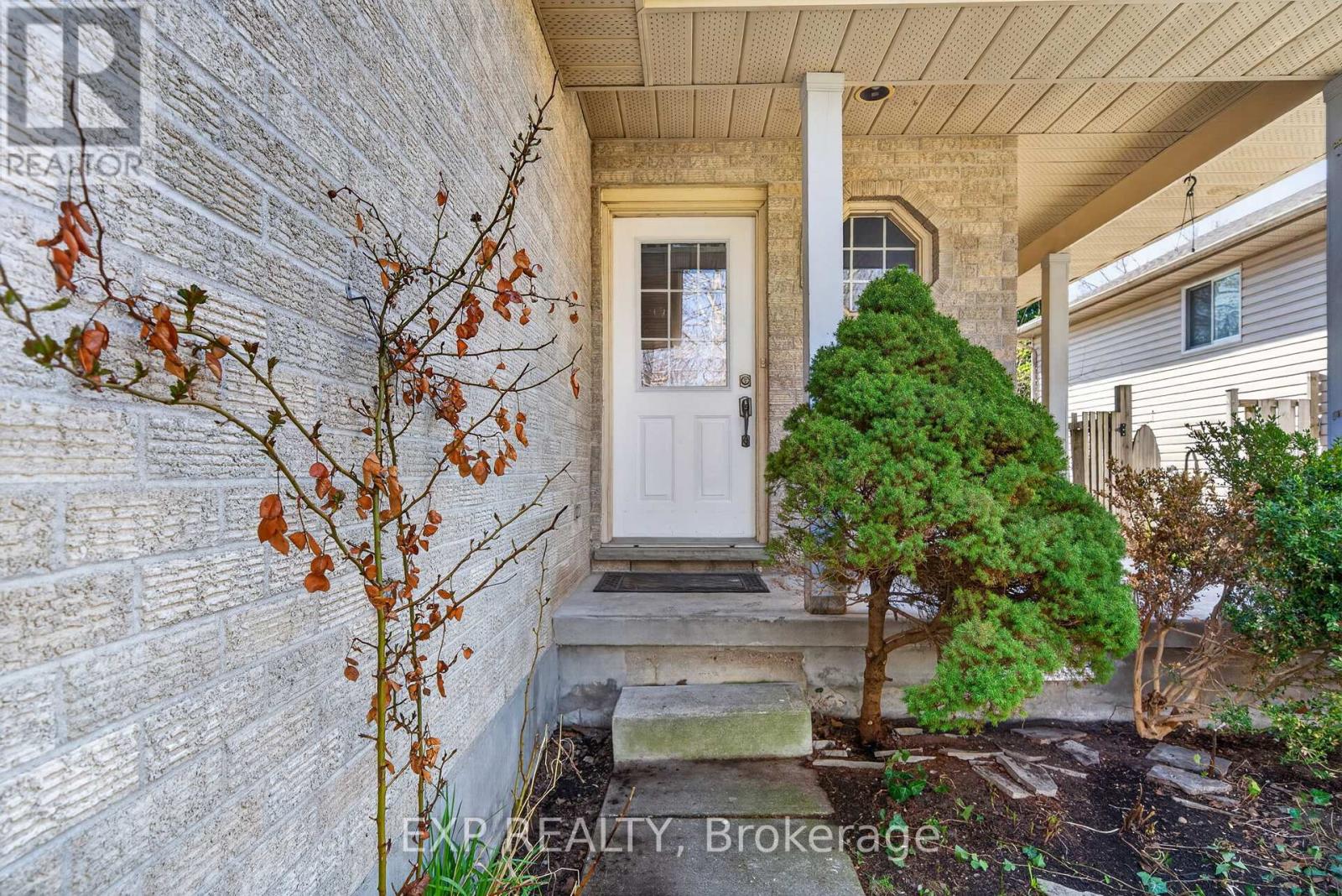239 Fleming Drive, London East, Ontario  N5V 4Y8 - Photo 3 - X13039636
