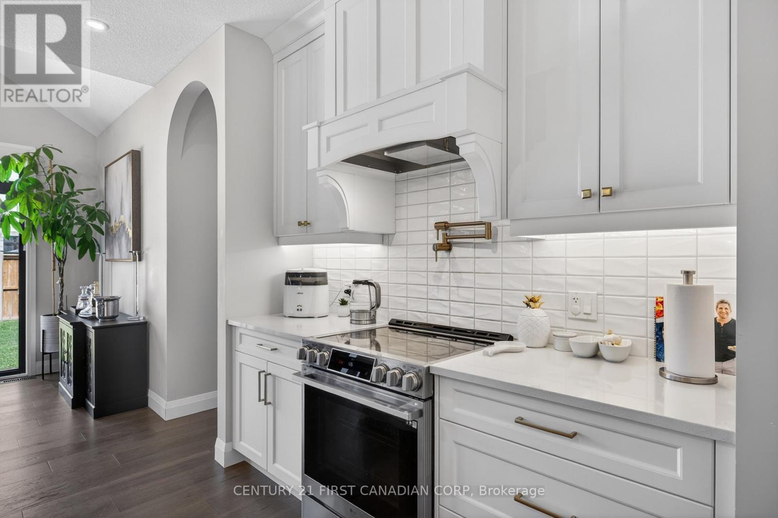 54 Aspen Circle, Thames Centre, Ontario  N0M 2P0 - Photo 17 - X13039806