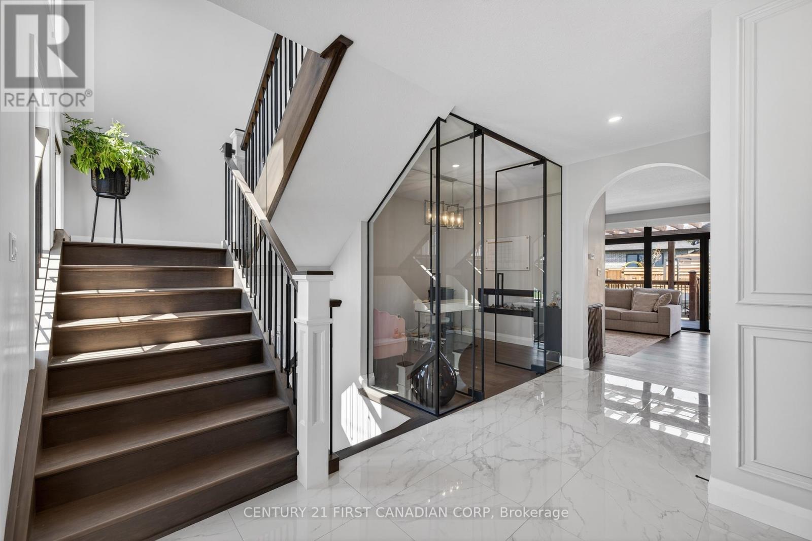 54 Aspen Circle, Thames Centre, Ontario  N0M 2P0 - Photo 5 - X13039806