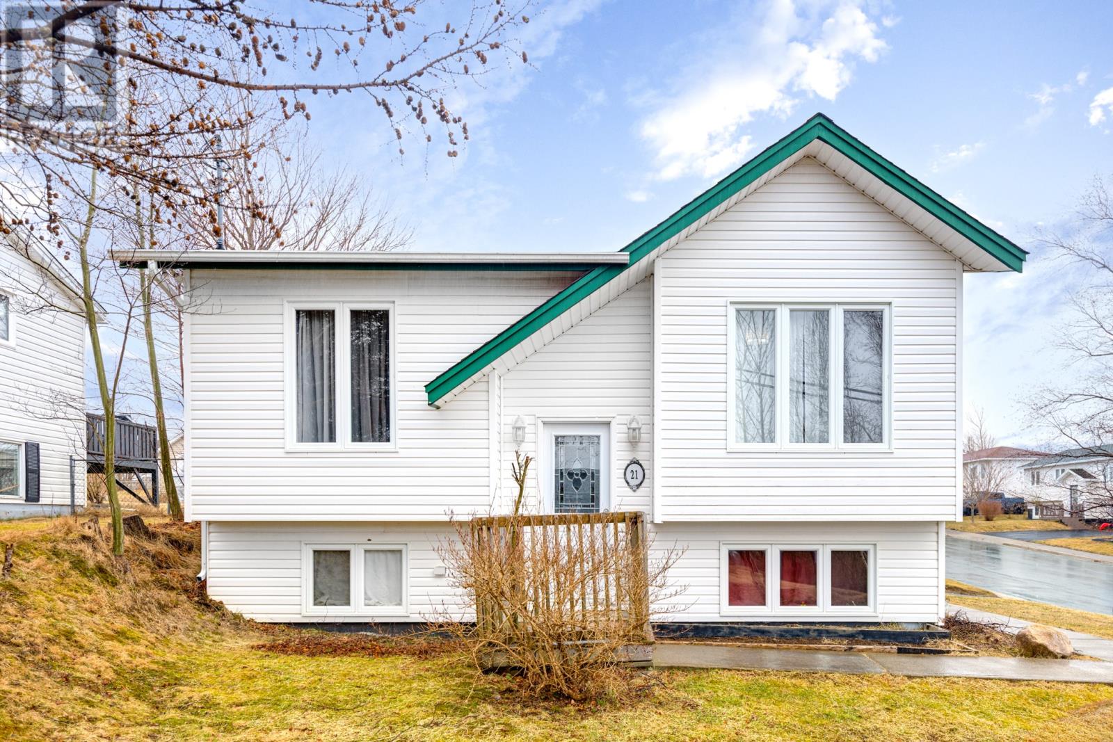 21 Nichol Avenue, Conception Bay South, Newfoundland & Labrador