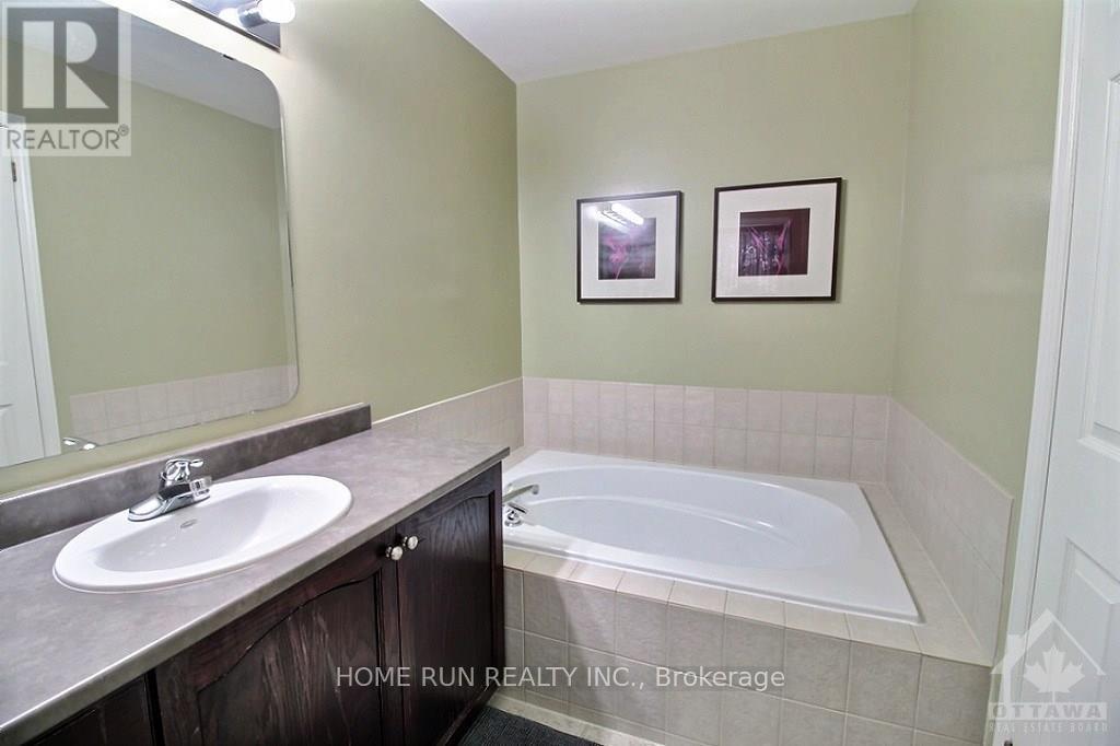 194 Flamborough Way, Ottawa, Ontario  K2W 1G6 - Photo 12 - X13039902