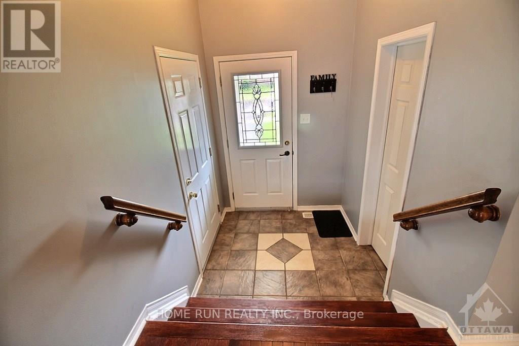 194 Flamborough Way, Ottawa, Ontario  K2W 1G6 - Photo 3 - X13039902