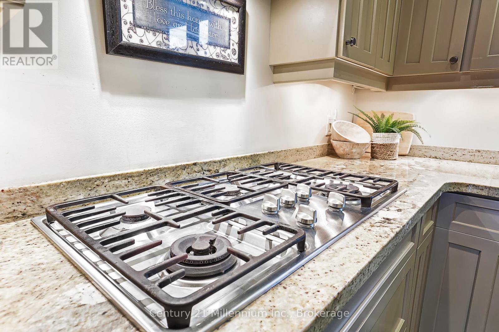 159 Snowbridge Way, Blue Mountains, Ontario  L9Y 0V1 - Photo 17 - X13006744