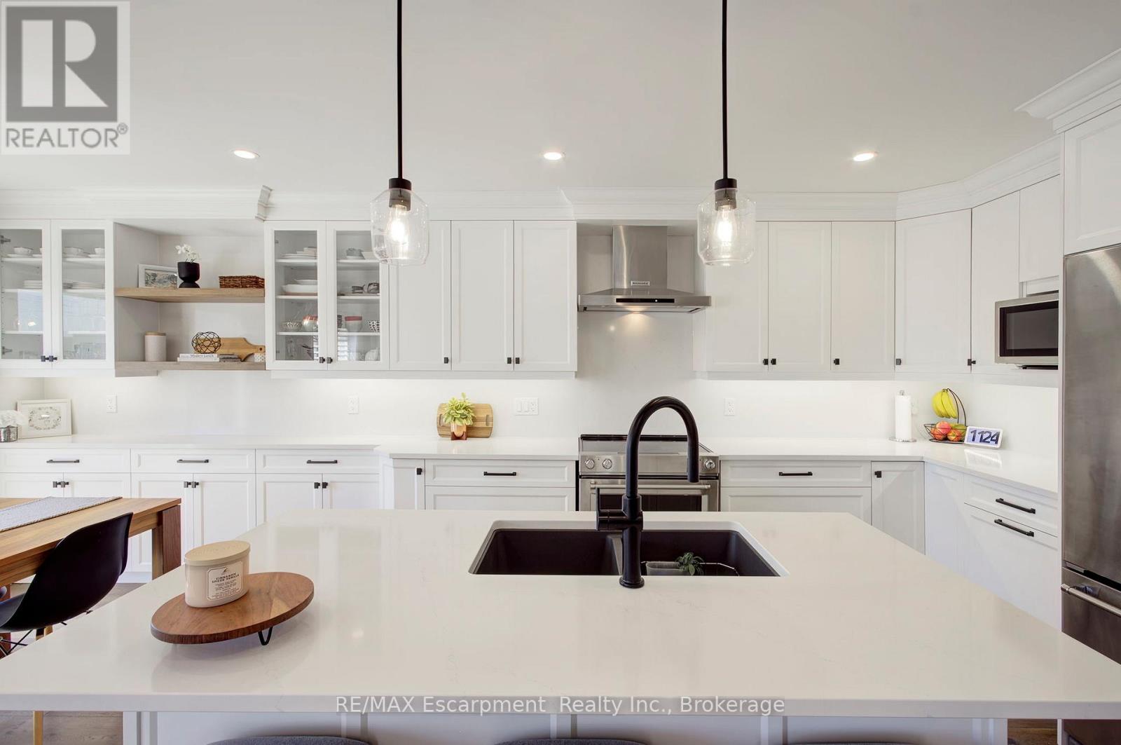 4868 Capri Crescent, Burlington, Ontario  L7M 0H8 - Photo 10 - W13039668