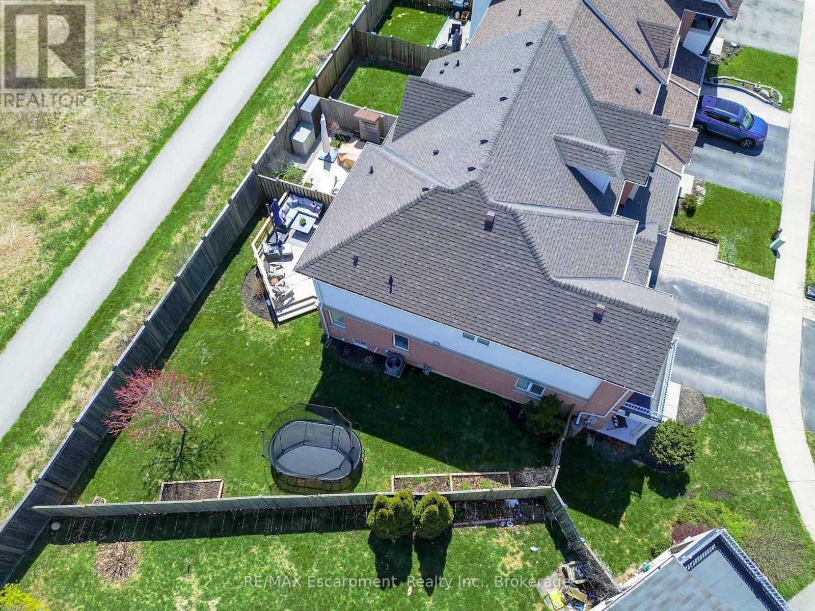 4868 Capri Crescent, Burlington, Ontario  L7M 0H8 - Photo 3 - W13039668