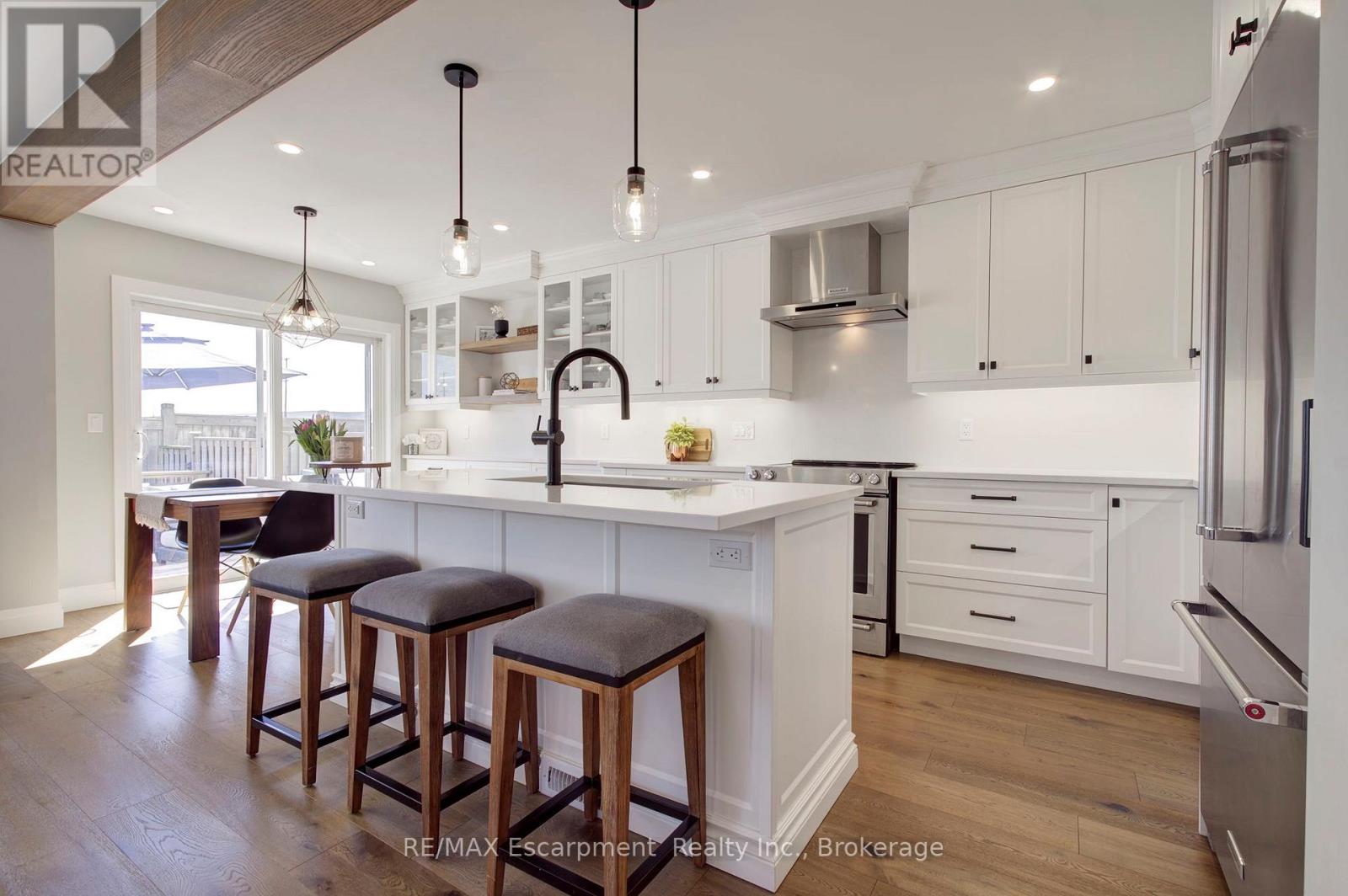 4868 Capri Crescent, Burlington, Ontario  L7M 0H8 - Photo 8 - W13039668