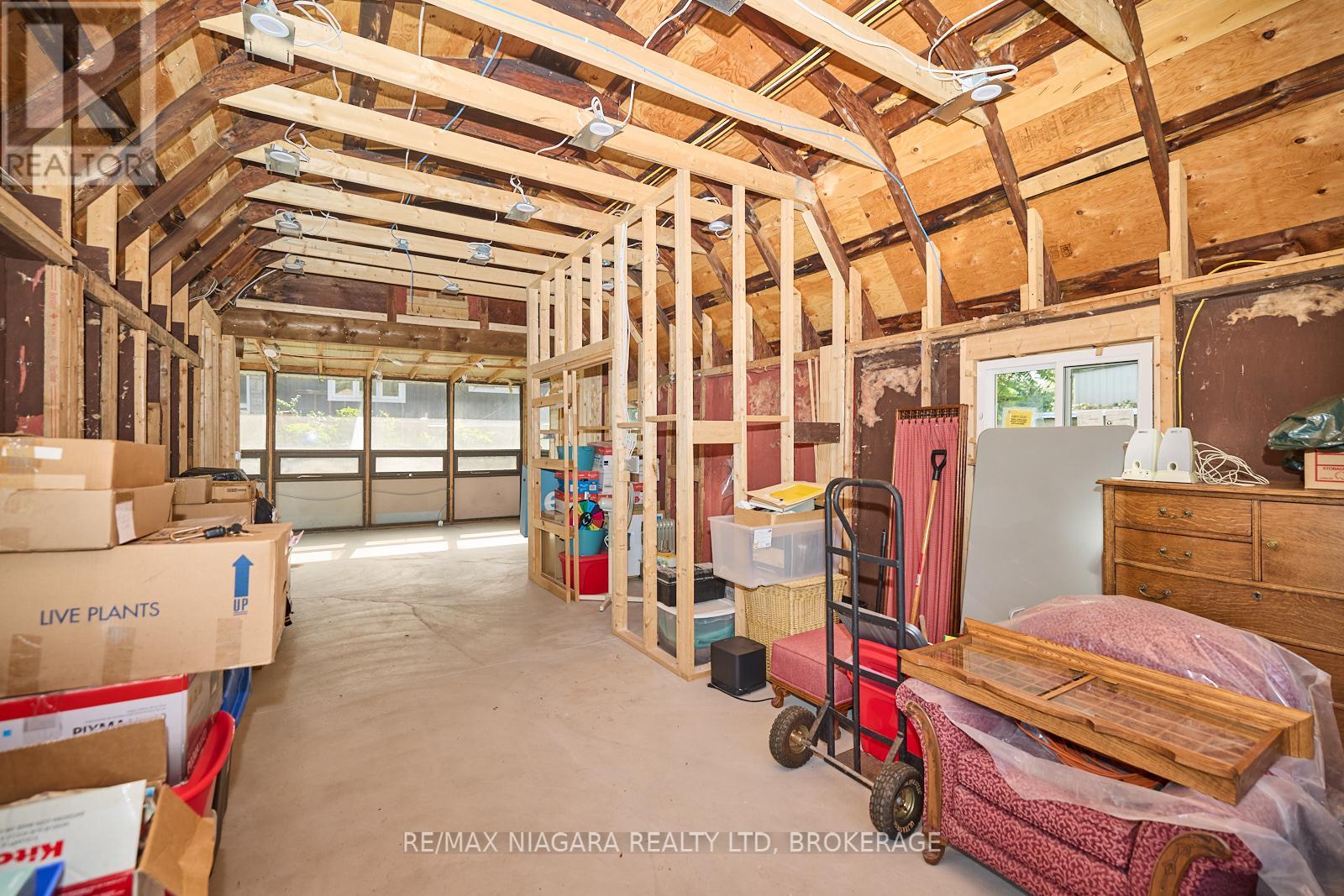 210 Ridgeway Road, Fort Erie, Ontario  L0S 1B0 - Photo 8 - X13039782