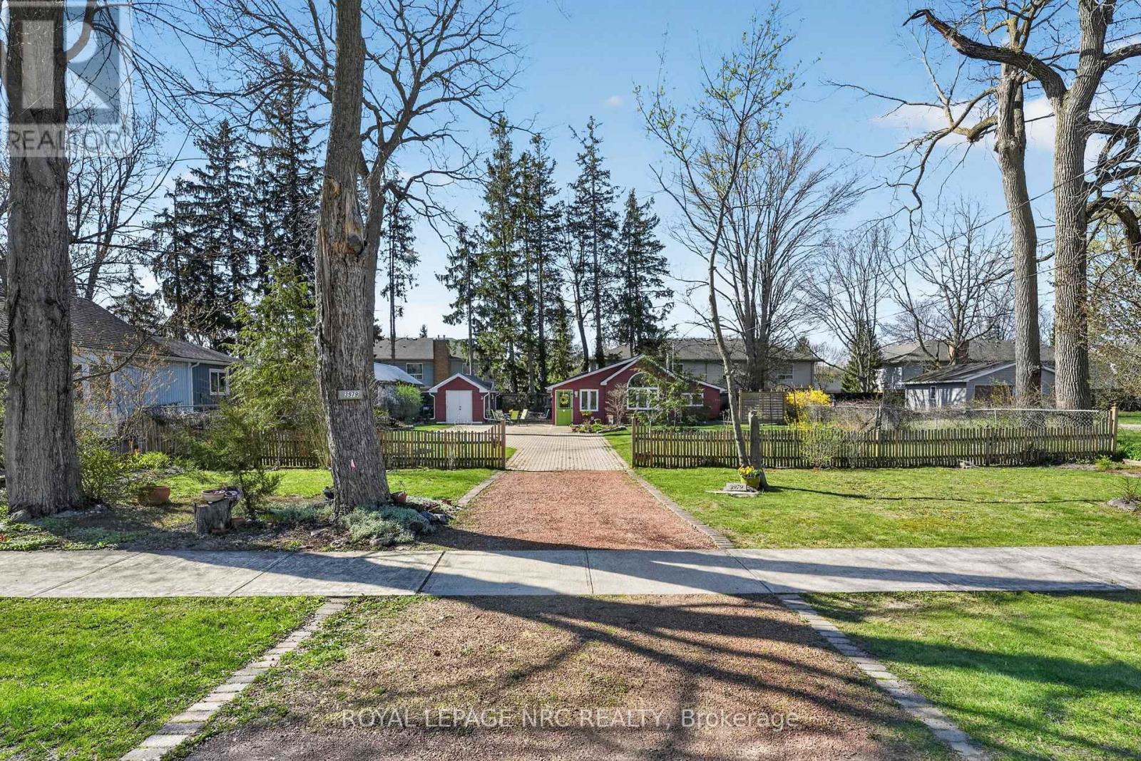 3979 Wellington Court, Fort Erie, Ontario  L0S 1B0 - Photo 3 - X13039824