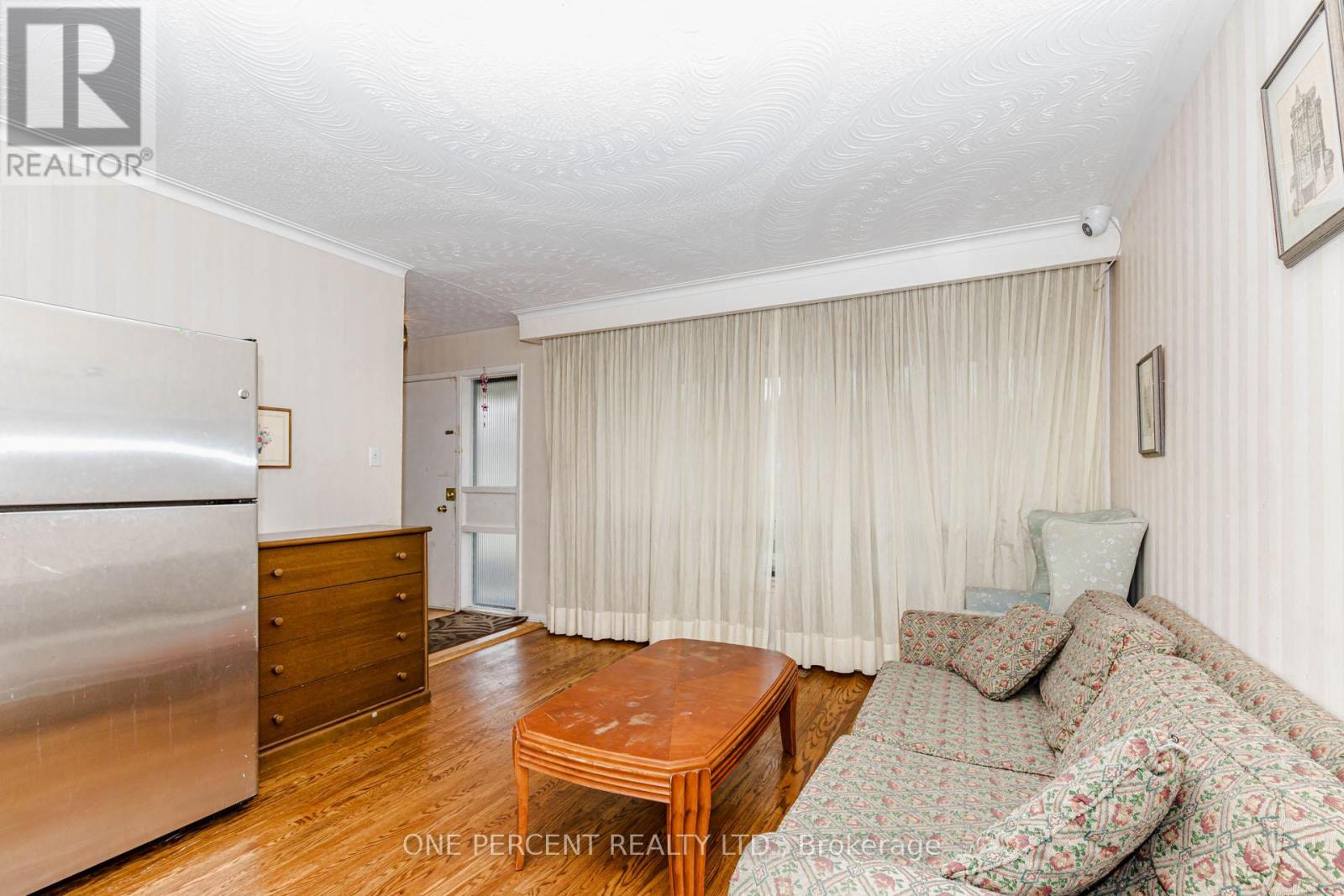 80 Fallingdale Crescent, Toronto, Ontario  M3J 1C5 - Photo 26 - W12769380