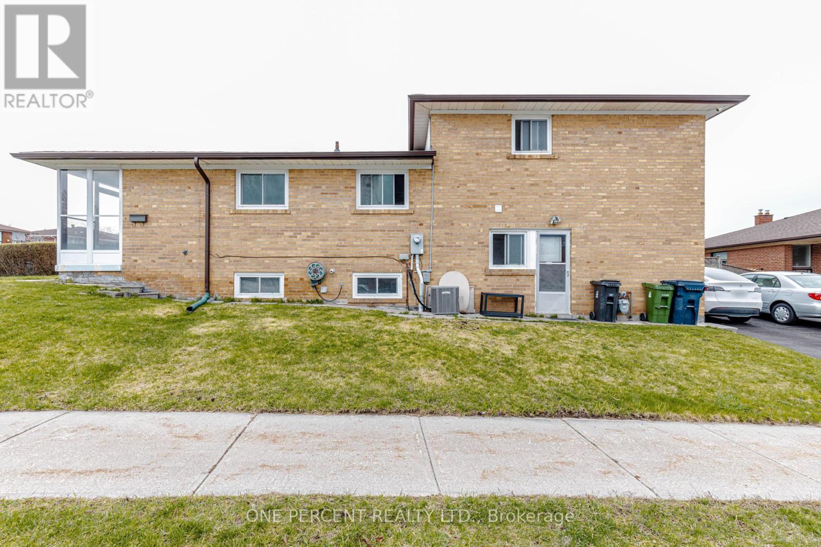 80 Fallingdale Crescent, Toronto, Ontario  M3J 1C5 - Photo 14 - W12769380