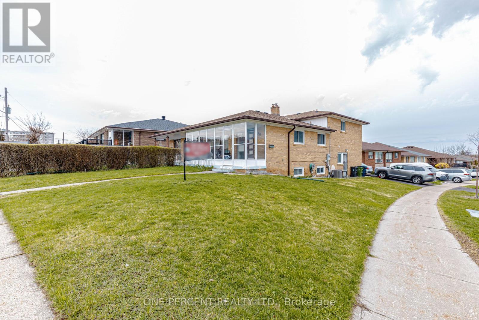 80 Fallingdale Crescent, Toronto, Ontario  M3J 1C5 - Photo 18 - W12769380