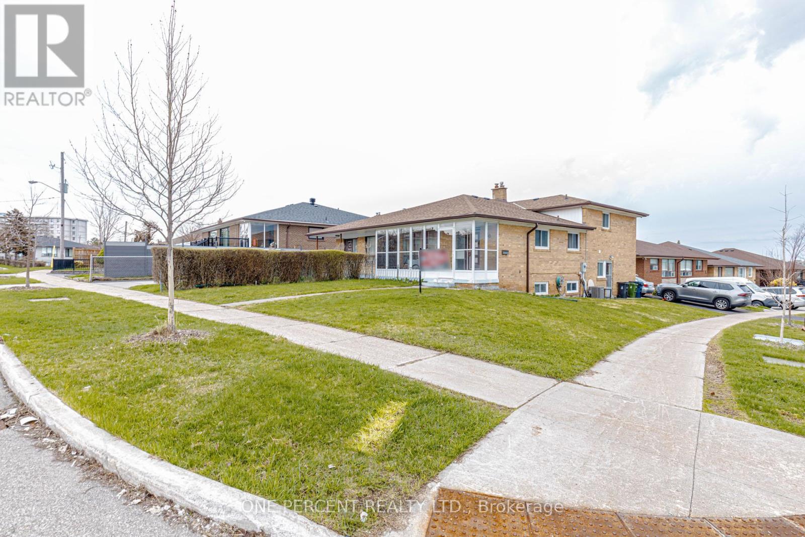 80 Fallingdale Crescent, Toronto, Ontario  M3J 1C5 - Photo 16 - W12769380