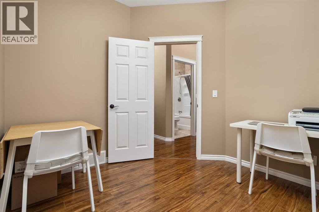 7506 37a Avenue, Camrose, Alberta  T4V 5E3 - Photo 18 - A2303768