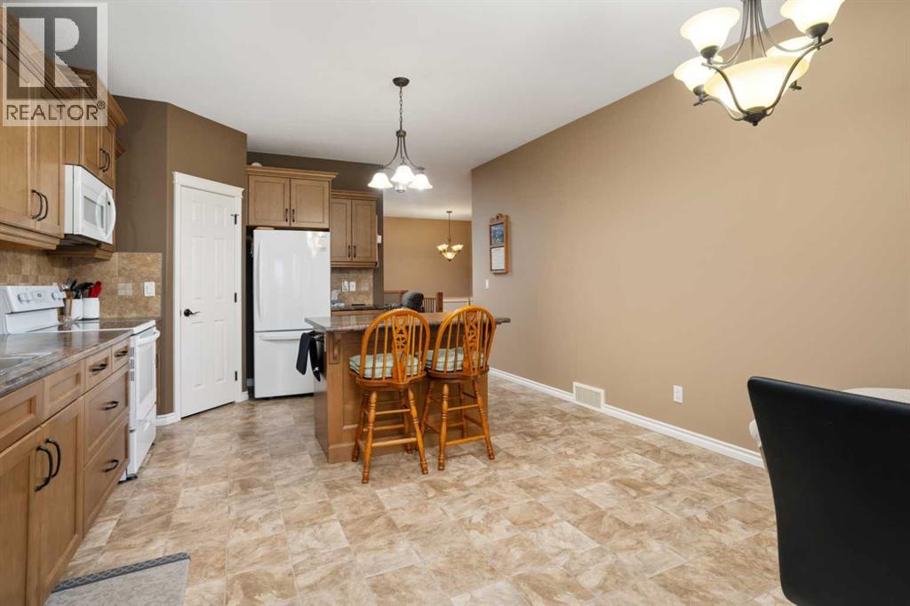 7506 37a Avenue, Camrose, Alberta  T4V 5E3 - Photo 7 - A2303768