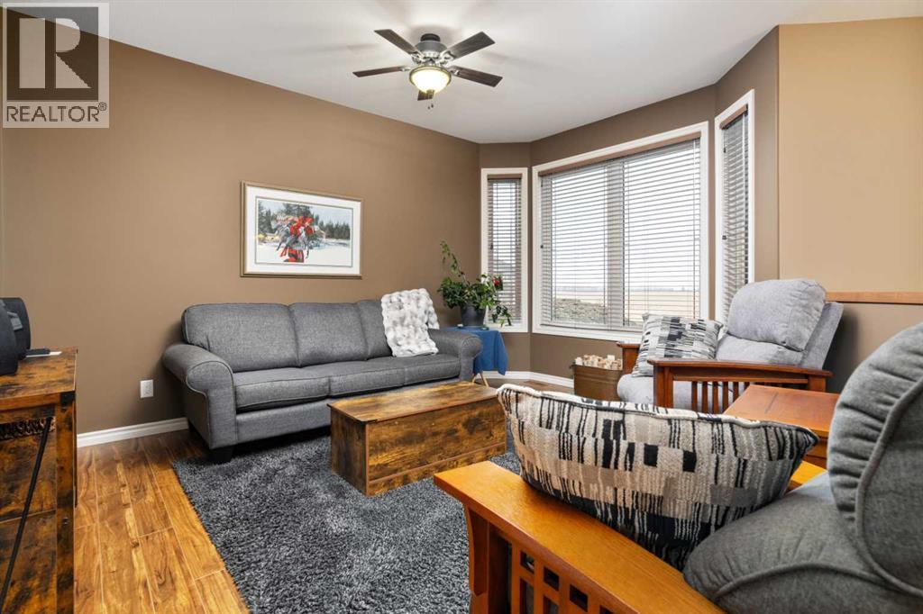 7506 37a Avenue, Camrose, Alberta  T4V 5E3 - Photo 8 - A2303768