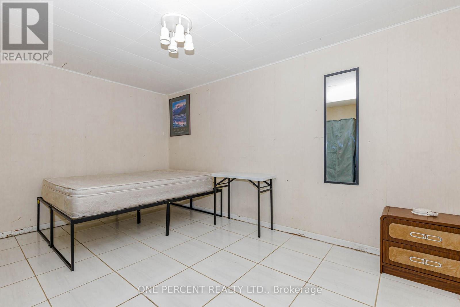 80 Fallingdale Crescent, Toronto, Ontario  M3J 1C5 - Photo 6 - W12769380