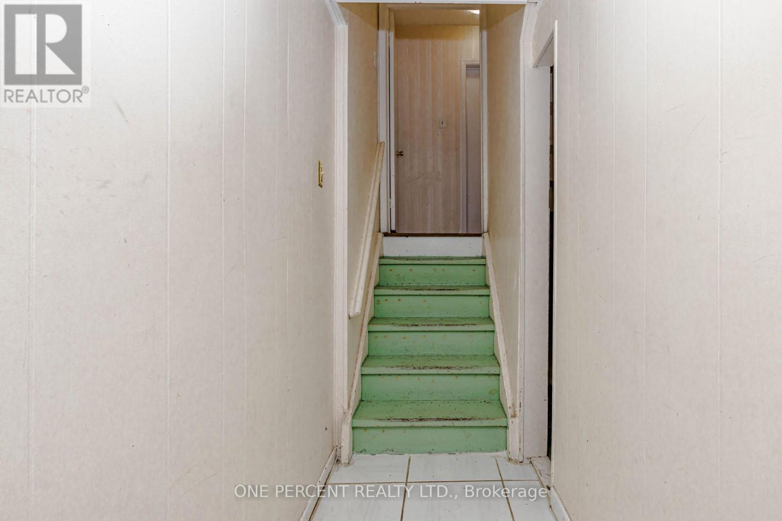 80 Fallingdale Crescent, Toronto, Ontario  M3J 1C5 - Photo 5 - W12769380