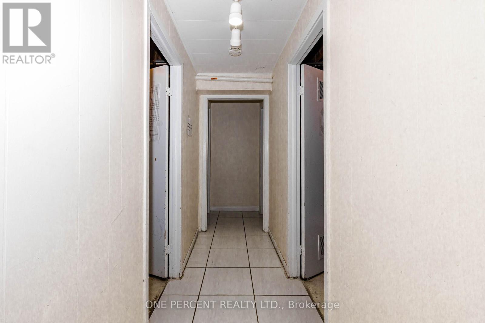 80 Fallingdale Crescent, Toronto, Ontario  M3J 1C5 - Photo 9 - W12769380