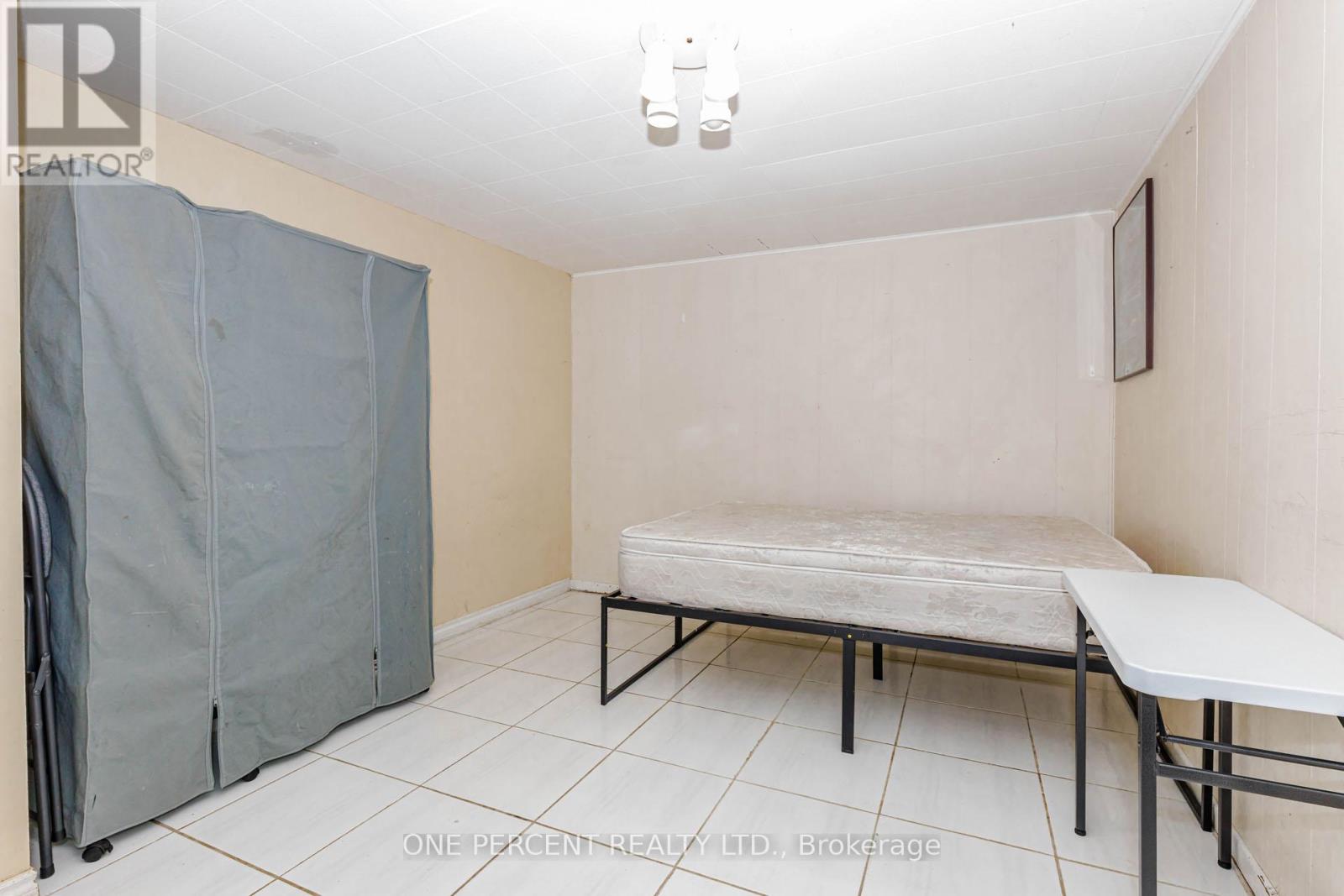 80 Fallingdale Crescent, Toronto, Ontario  M3J 1C5 - Photo 7 - W12769380