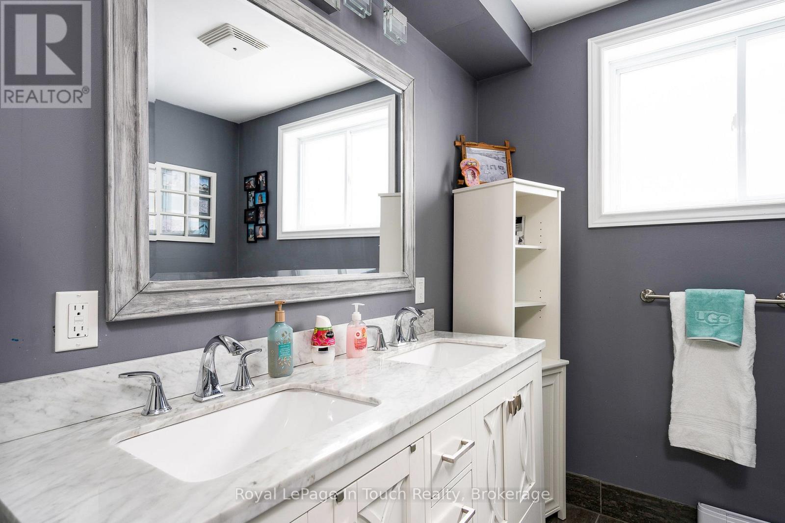 8 Tiny Beaches Road S, Tiny, Ontario  L0L 2J0 - Photo 20 - S12665604