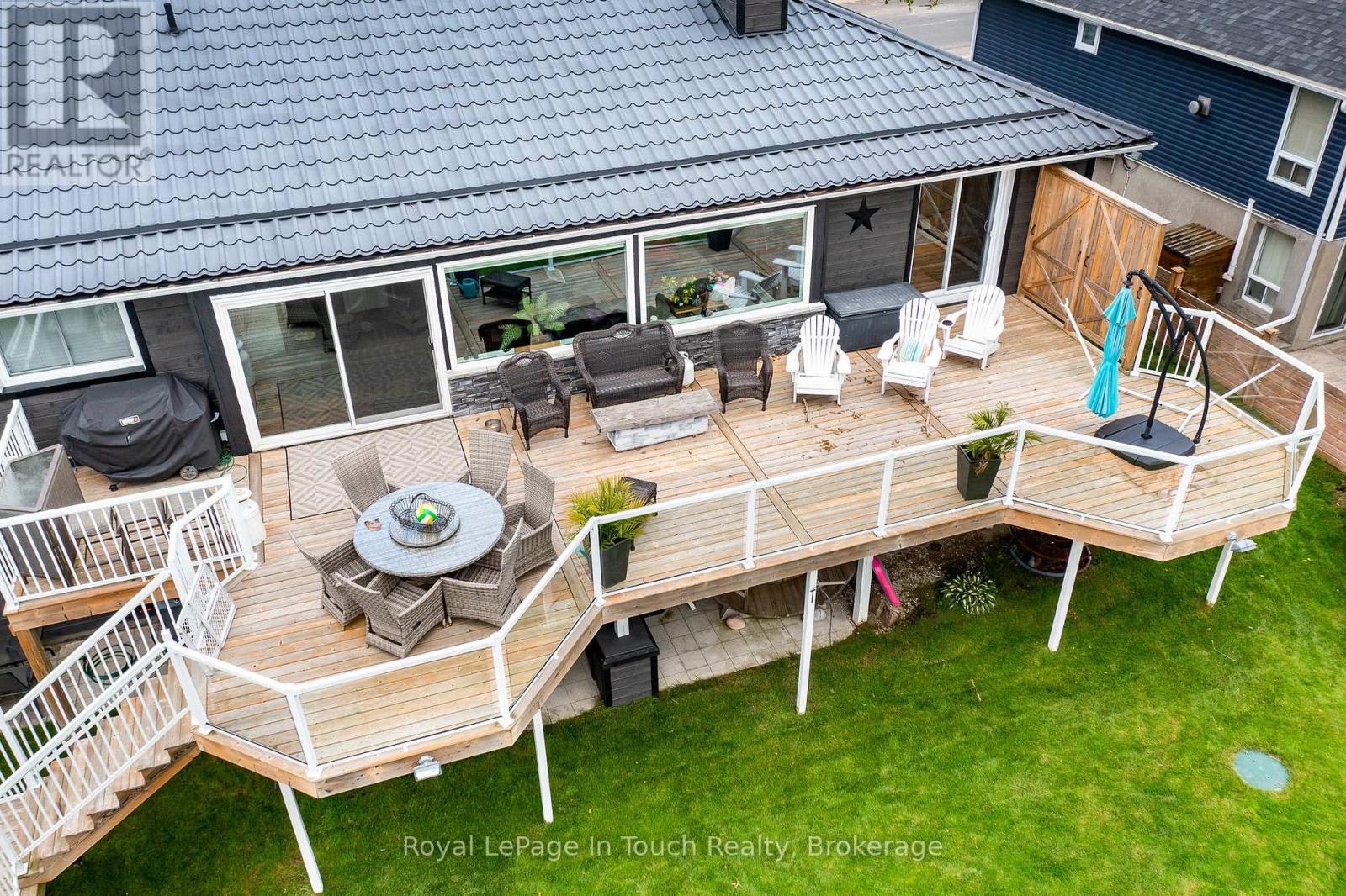 8 Tiny Beaches Road S, Tiny, Ontario  L0L 2J0 - Photo 3 - S12665604