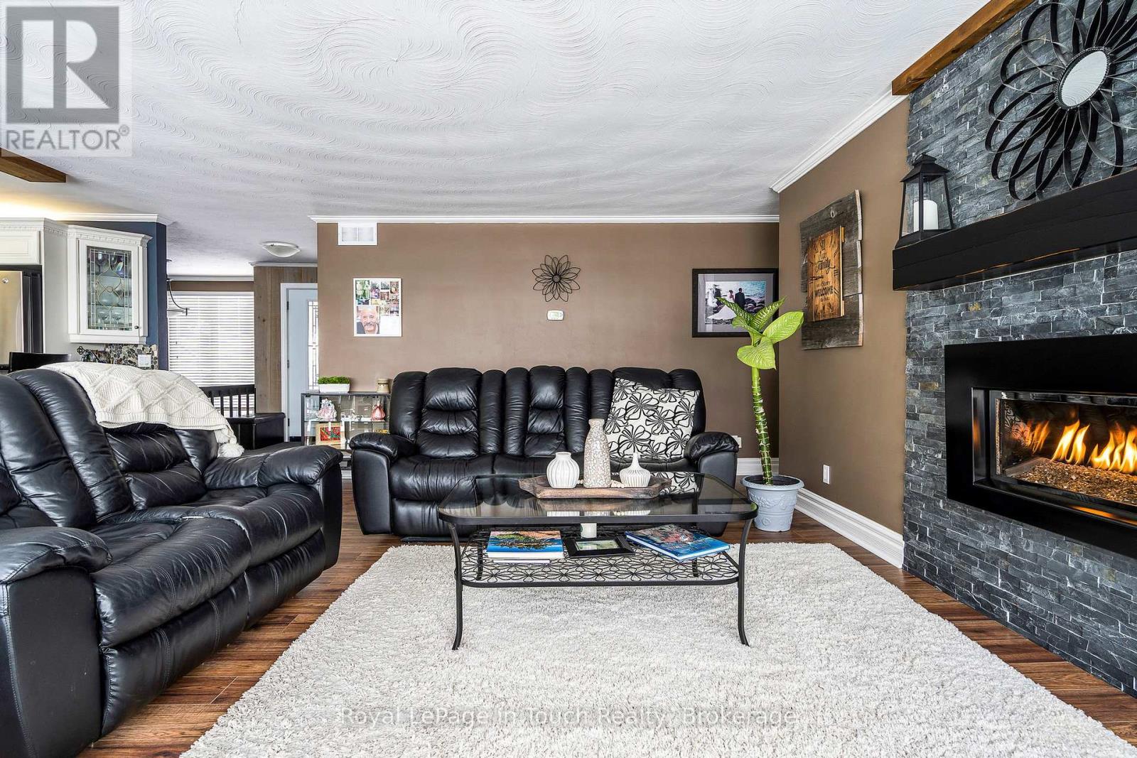 8 Tiny Beaches Road S, Tiny, Ontario  L0L 2J0 - Photo 8 - S12665604