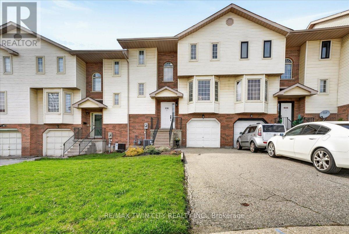 636 Grange Crescent, Waterloo, Ontario  N2T 2L9 - Photo 2 - X13037378