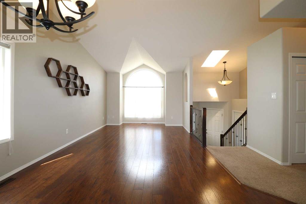 1664 Coalbanks Boulevard W, Lethbridge, Alberta  T1J 2X4 - Photo 3 - A2299174