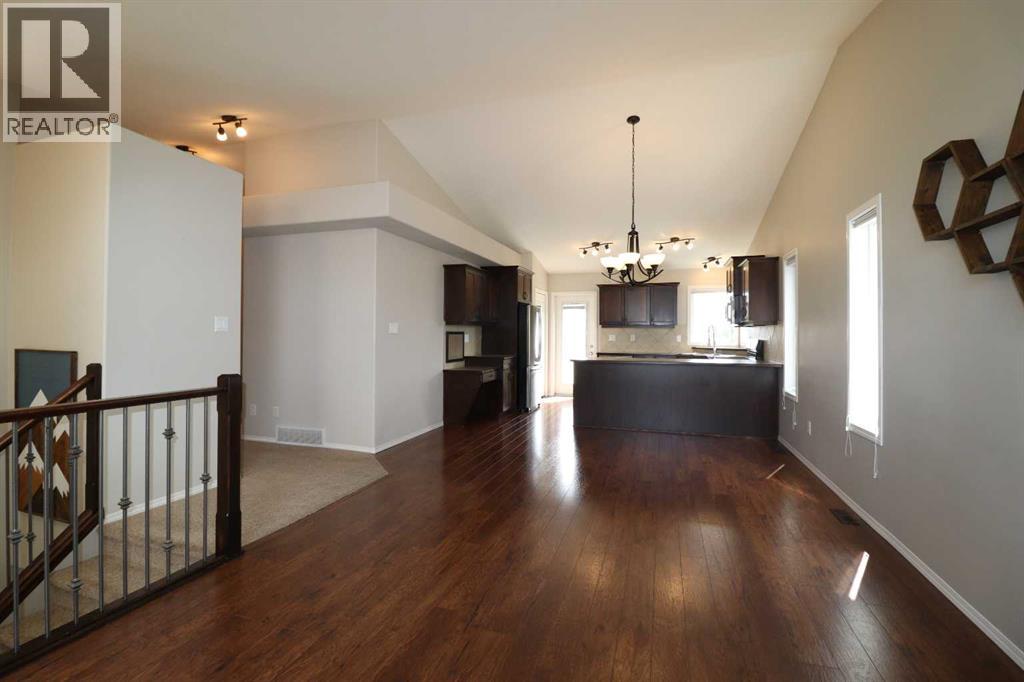 1664 Coalbanks Boulevard W, Lethbridge, Alberta  T1J 2X4 - Photo 4 - A2299174