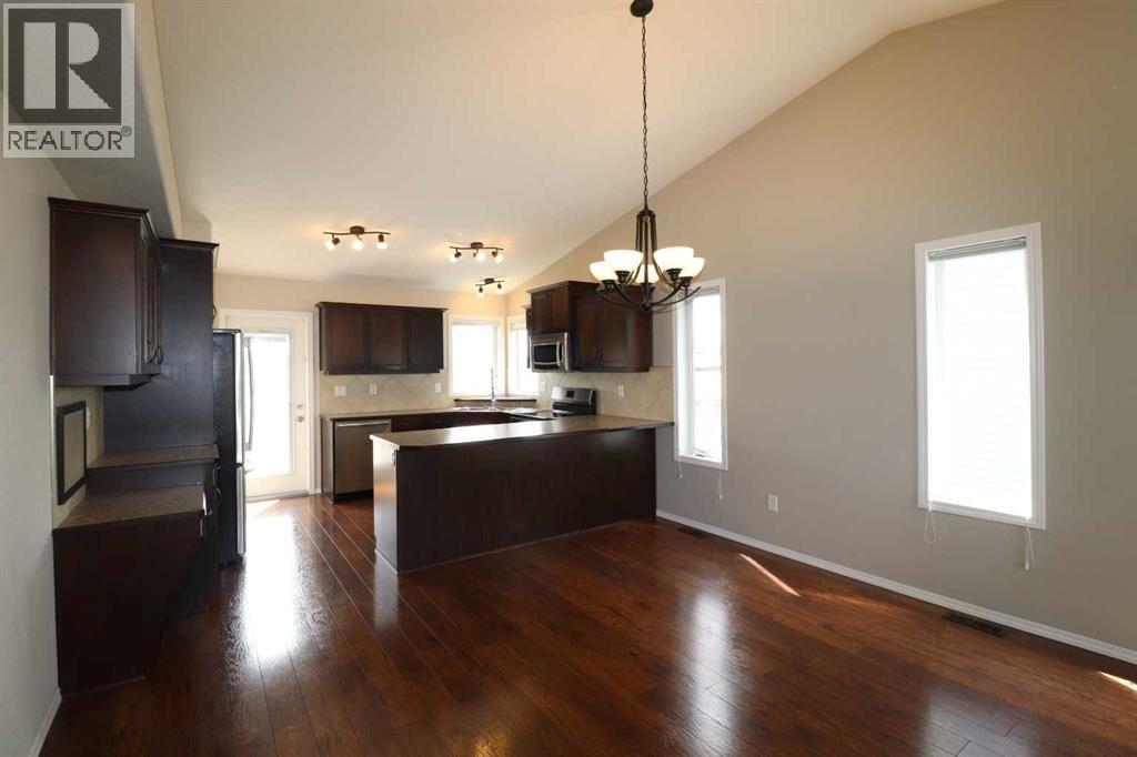 1664 Coalbanks Boulevard W, Lethbridge, Alberta  T1J 2X4 - Photo 5 - A2299174