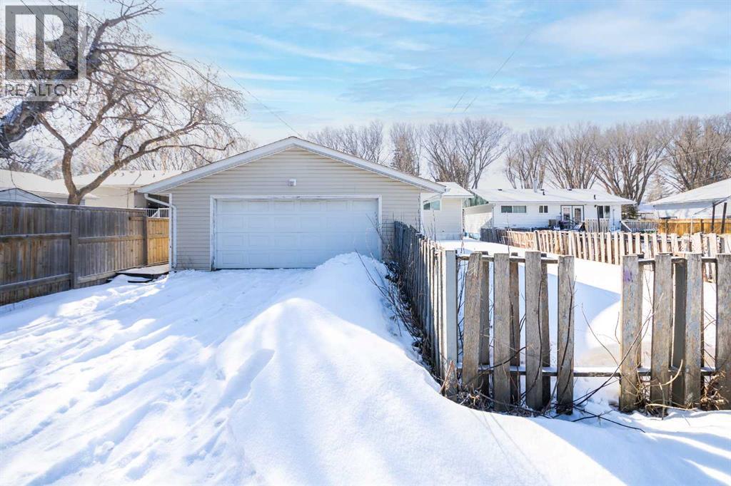 5510 48 Street, Lloydminster, Alberta  T9V 0J9 - Photo 2 - A2292988