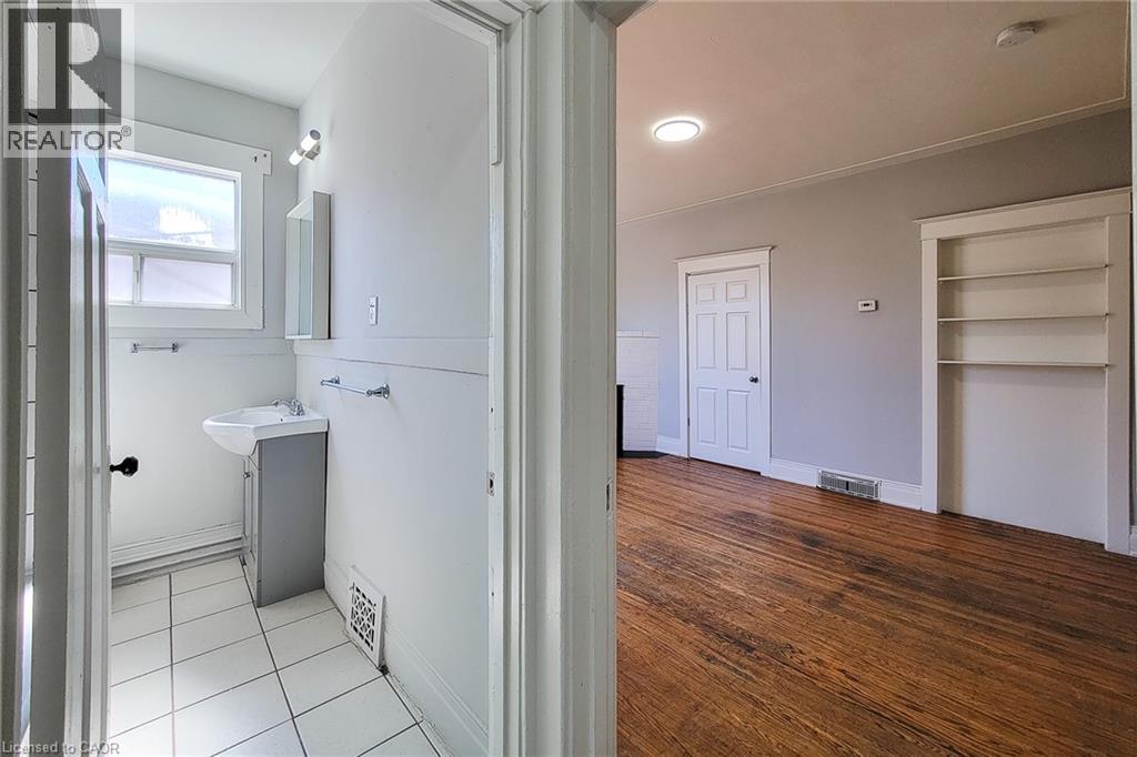 254 Emerald Street N Unit# Upper, Hamilton, Ontario  L8L 5K8 - Photo 17 - 40823213