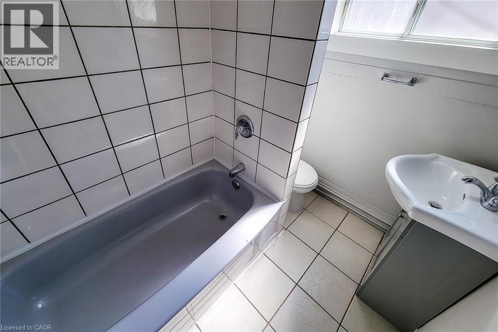 254 Emerald Street N Unit# Upper, Hamilton, Ontario  L8L 5K8 - Photo 18 - 40823213