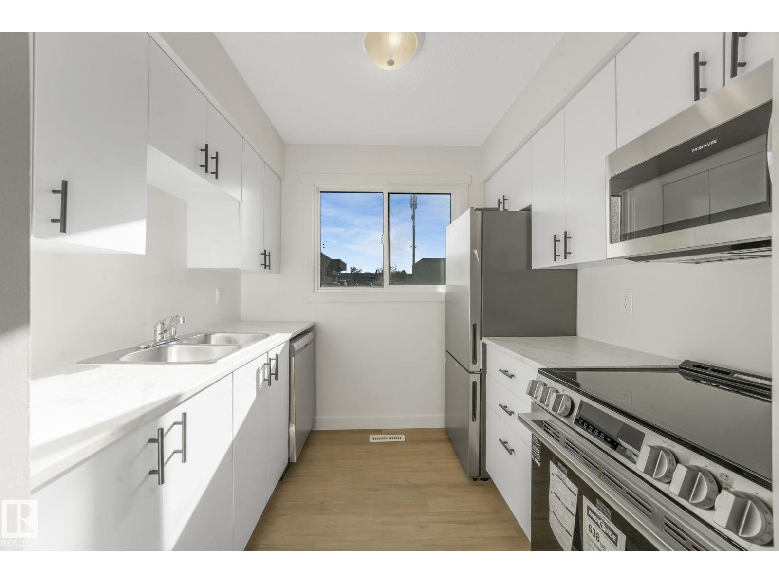 5833 Riverbend Rd Nw, Edmonton, Alberta  T6H 5A8 - Photo 4 - E4482971