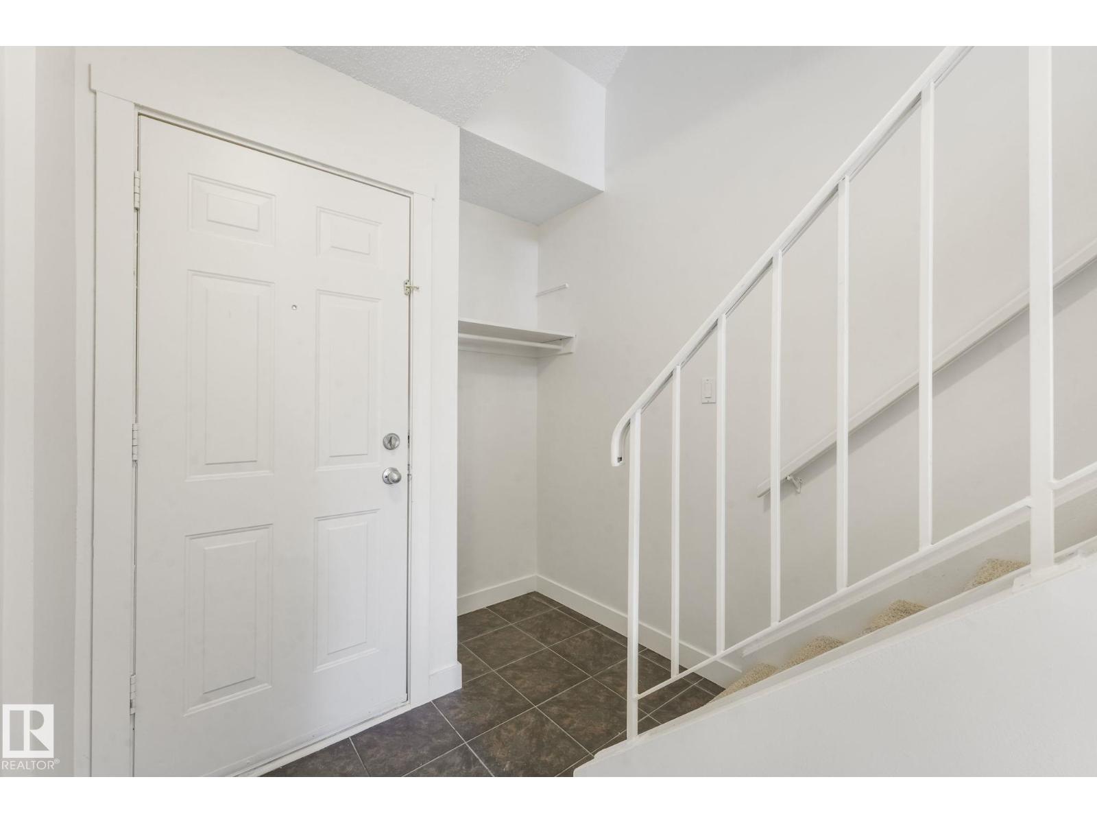 5833 Riverbend Rd Nw, Edmonton, Alberta  T6H 5A8 - Photo 11 - E4482971