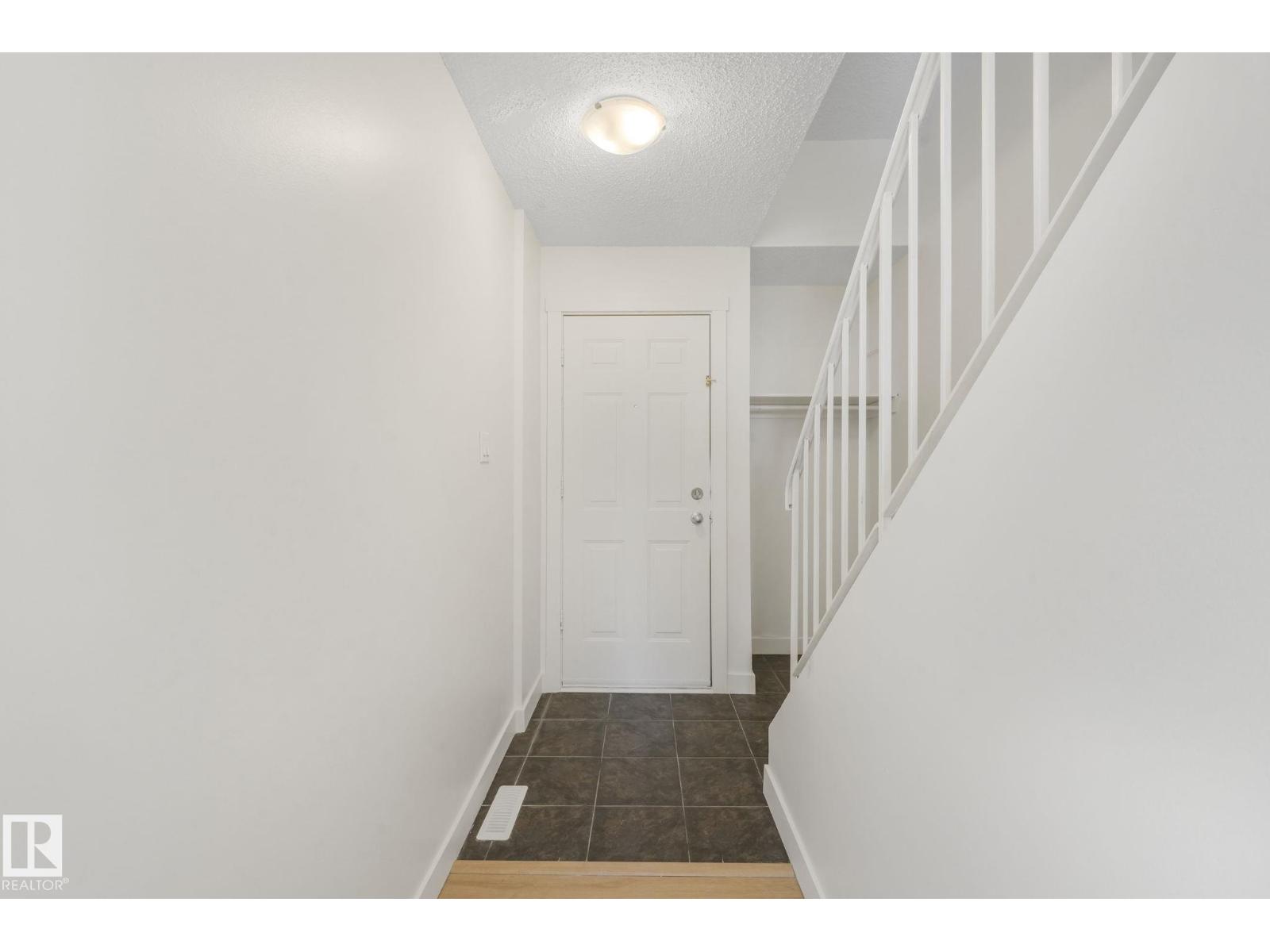 5833 Riverbend Rd Nw, Edmonton, Alberta  T6H 5A8 - Photo 10 - E4482971