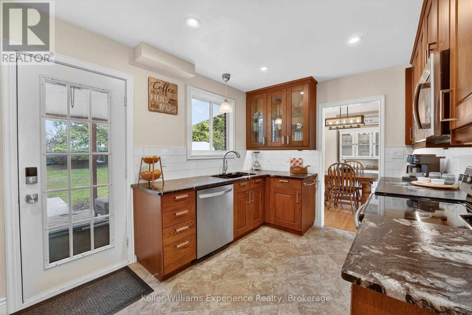 126 Gerald Avenue, Orillia, Ontario  L3V 3S3 - Photo 3 - S13039708