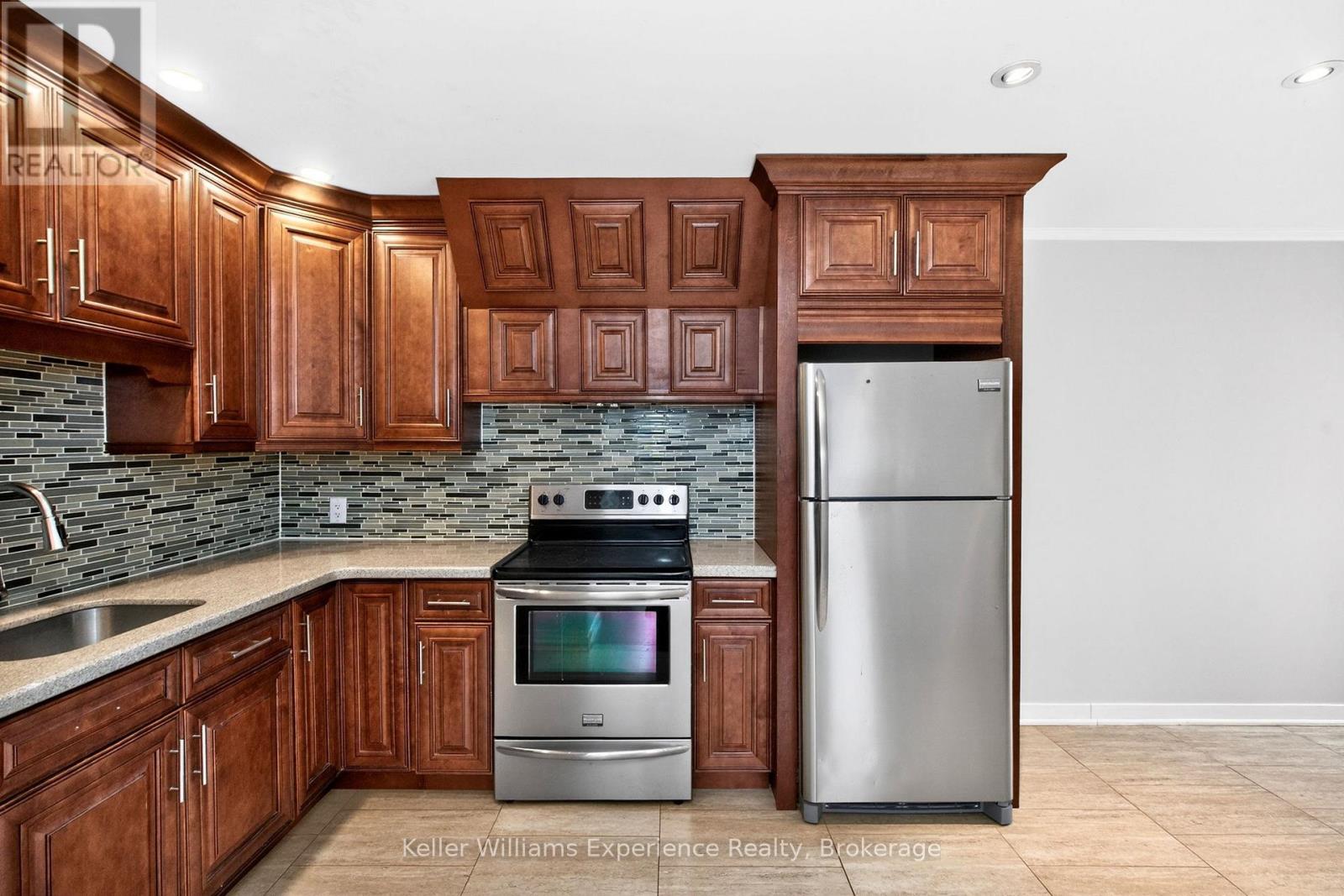 2 - 295 Bay Street, Midland, Ontario  L4R 1K1 - Photo 11 - S13039962