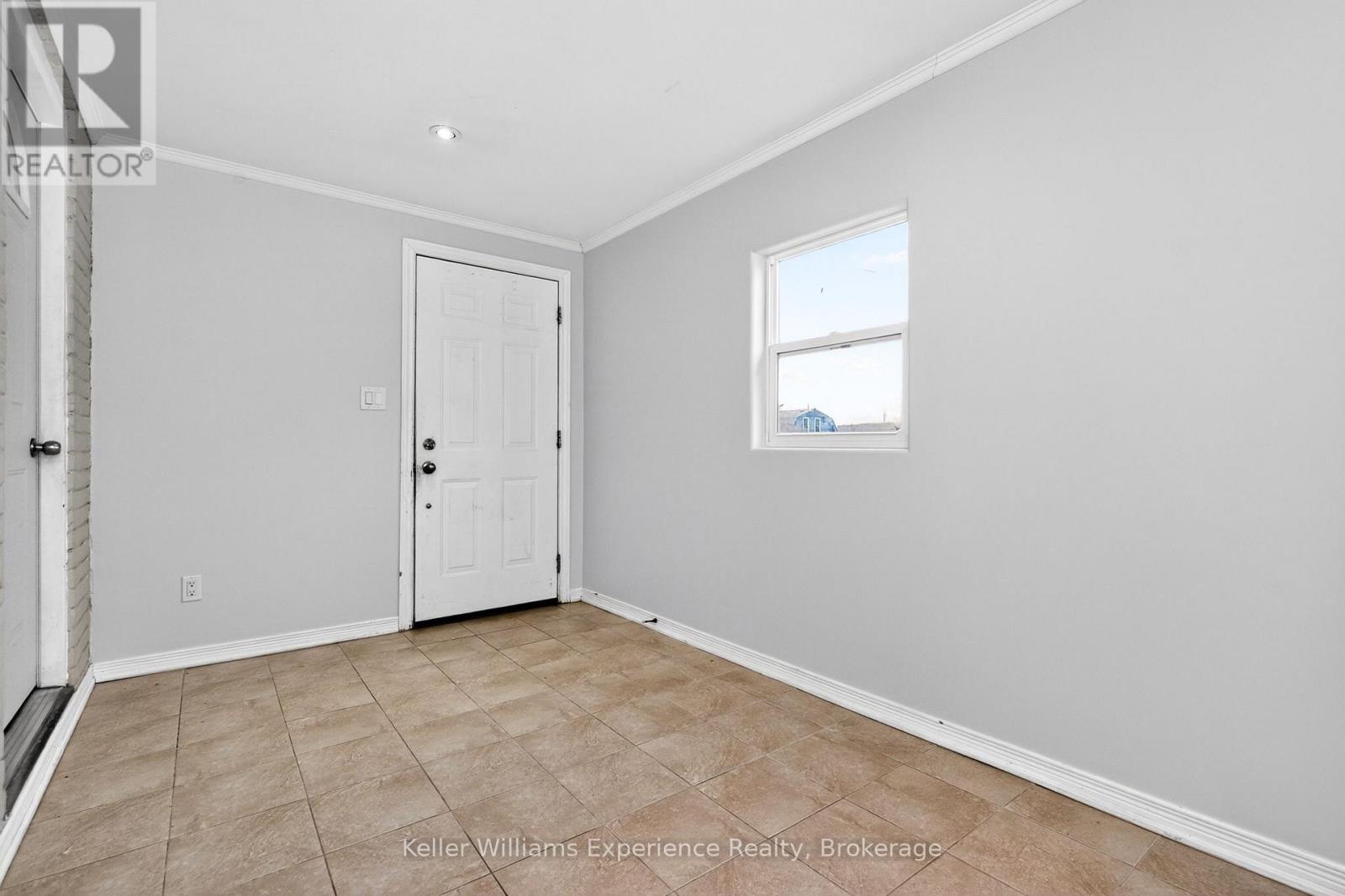 2 - 295 Bay Street, Midland, Ontario  L4R 1K1 - Photo 3 - S13039962