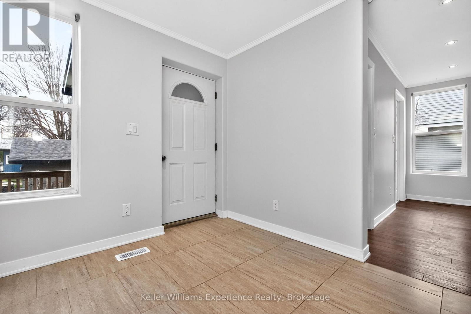 2 - 295 Bay Street, Midland, Ontario  L4R 1K1 - Photo 5 - S13039962