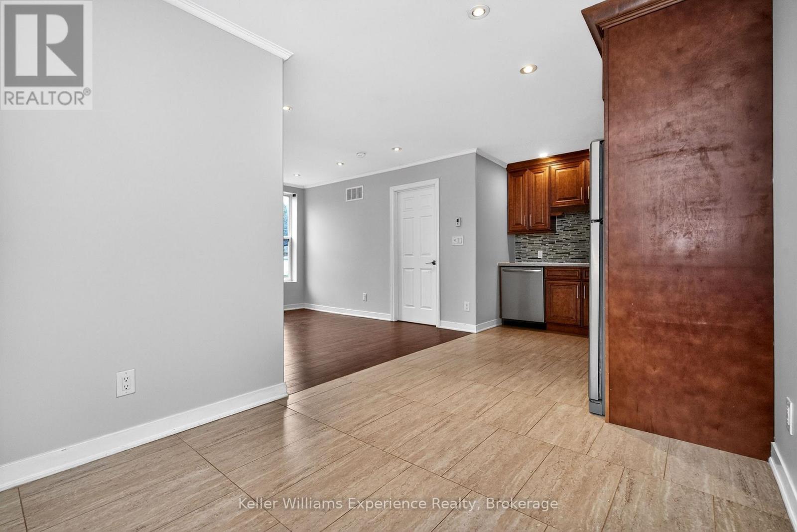 2 - 295 Bay Street, Midland, Ontario  L4R 1K1 - Photo 6 - S13039962