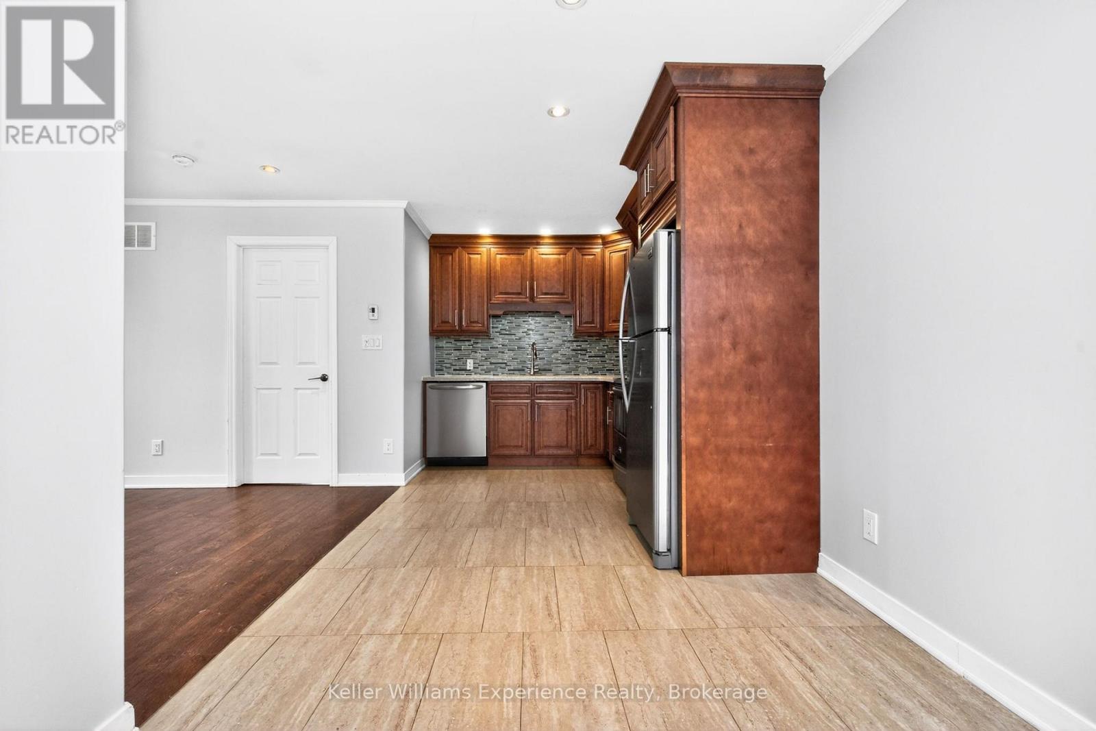 2 - 295 Bay Street, Midland, Ontario  L4R 1K1 - Photo 7 - S13039962