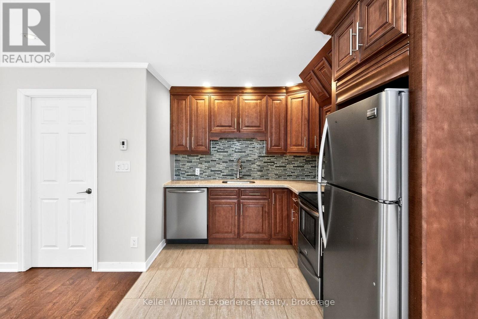 2 - 295 Bay Street, Midland, Ontario  L4R 1K1 - Photo 8 - S13039962