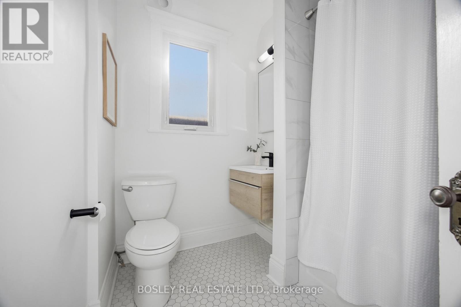 118 Mountjoy Avenue, Toronto, Ontario  M4J 1J8 - Photo 15 - E13032902