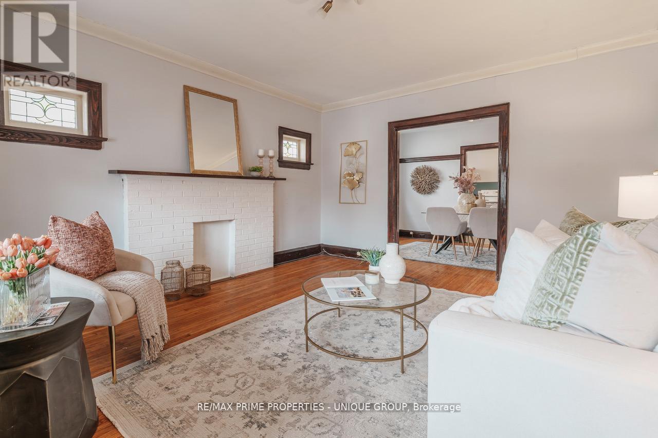 Main - 3 Bonfield Avenue, Toronto, Ontario  M4E 1B9 - Photo 2 - E13039908