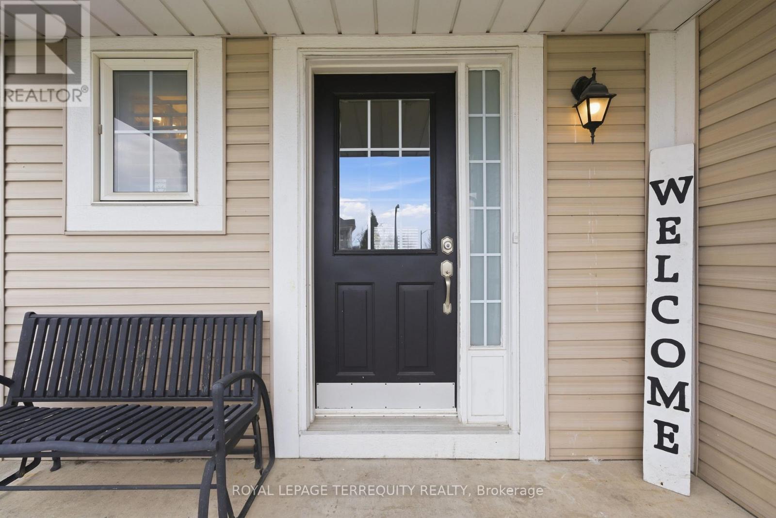 69 Hammond Street, Clarington, Ontario  L1C 5E6 - Photo 4 - E13039934